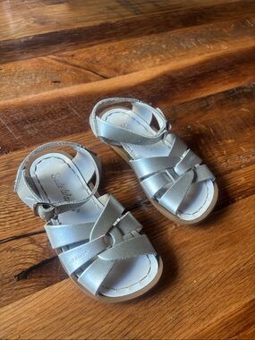 Salt Water Silver Leather Sandals size 9